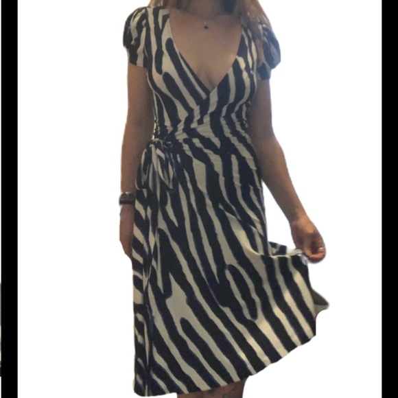 Diane Von Furstenberg the Antonio Wrap Dress in Tropical Zebra - Picture 4 of 9